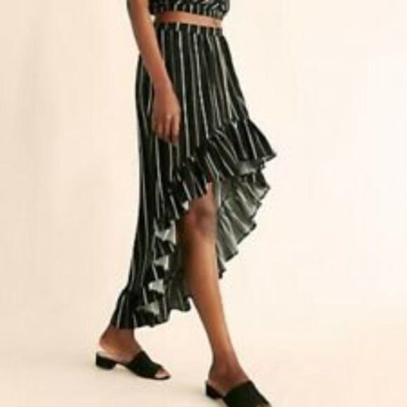 Express Hi-Low Black and White Striped Ski… - Picture 1 of 4